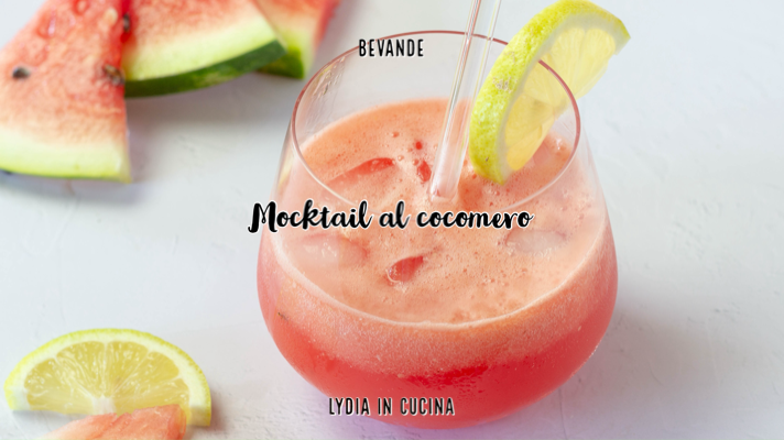 Mocktail van watermeloen met citroen en tonic