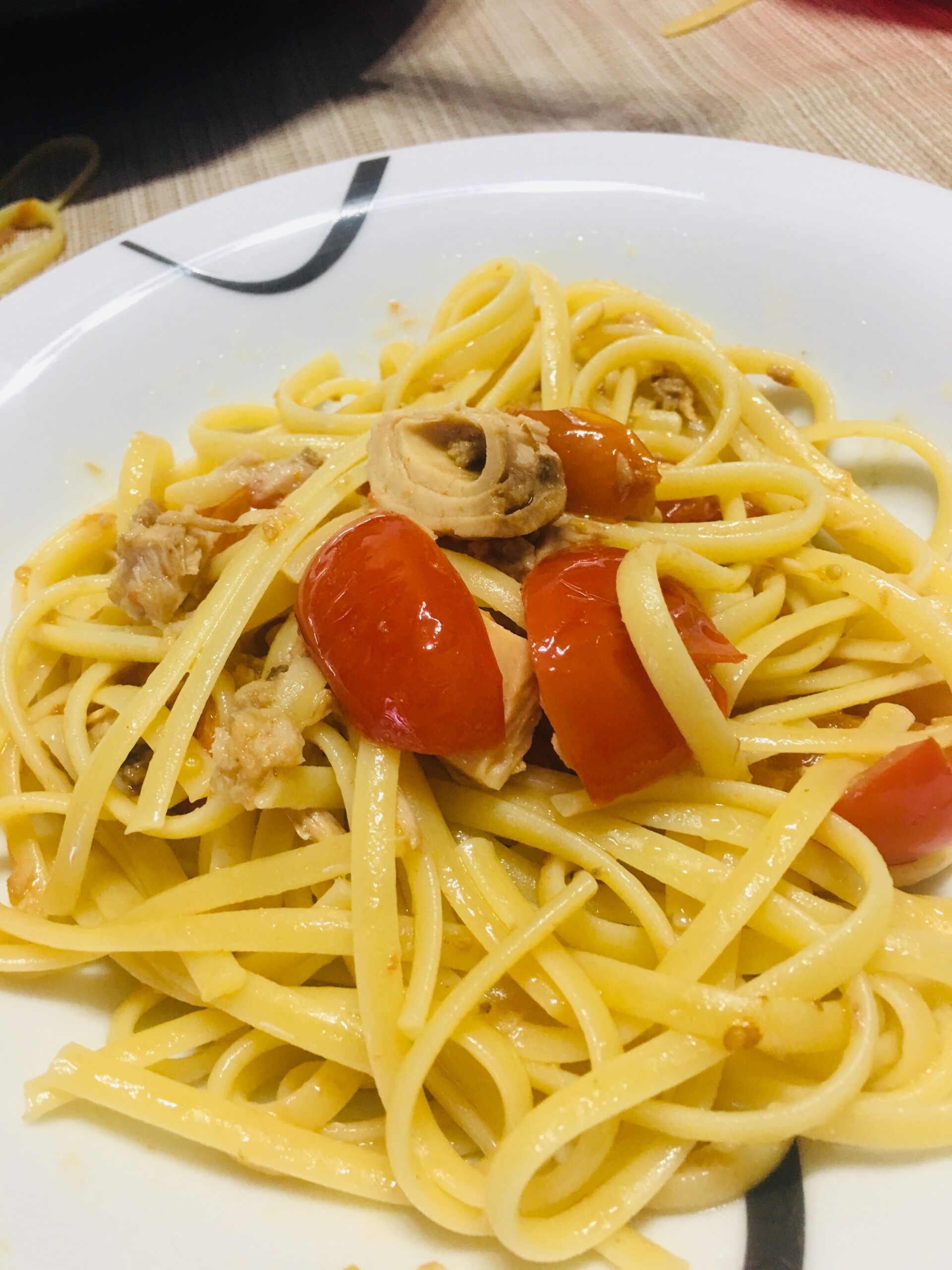 Linguine met tonijn en cherrytomaatjes