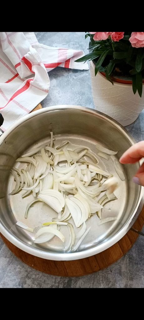Ui met knoflook, olie en rozemarijn