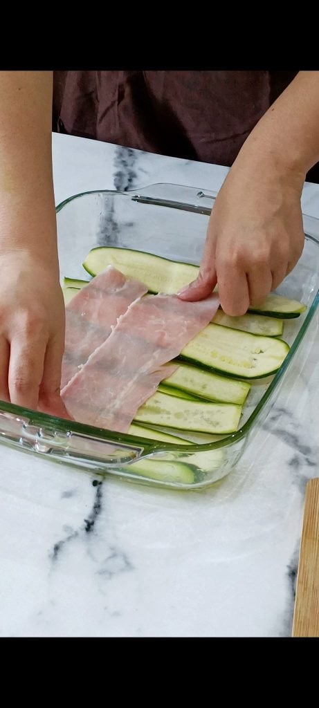 Daarna voegen we de gekookte ham toe