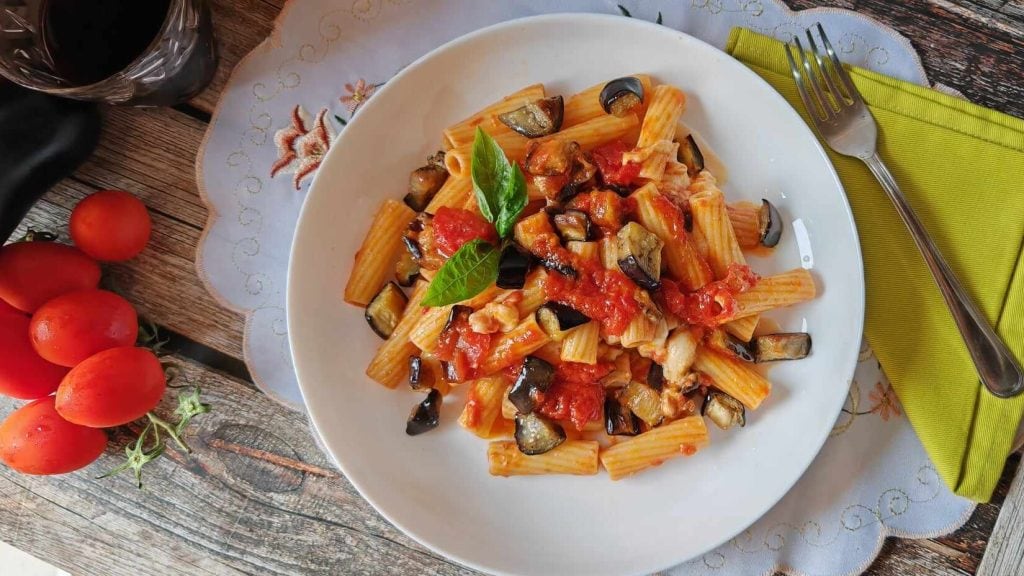 Pasta met aubergines en mozzarella