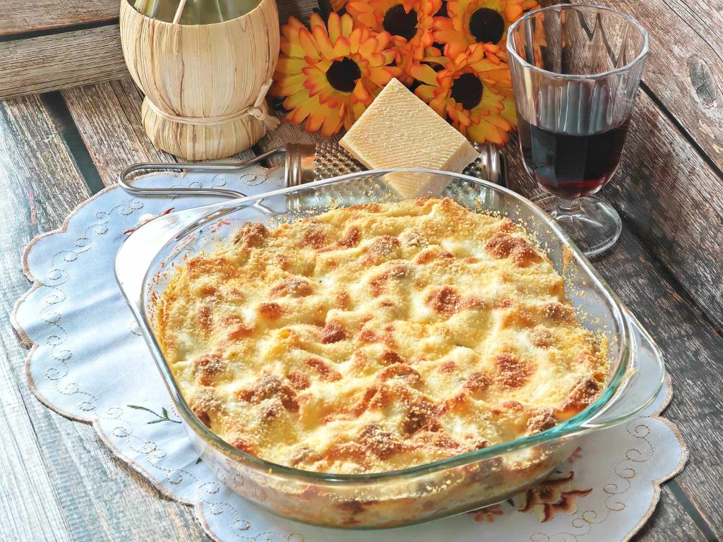 Witte ovenschotel met gehaktballetjes