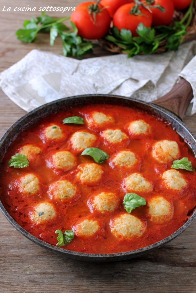 ricottaballetjes in tomatensaus