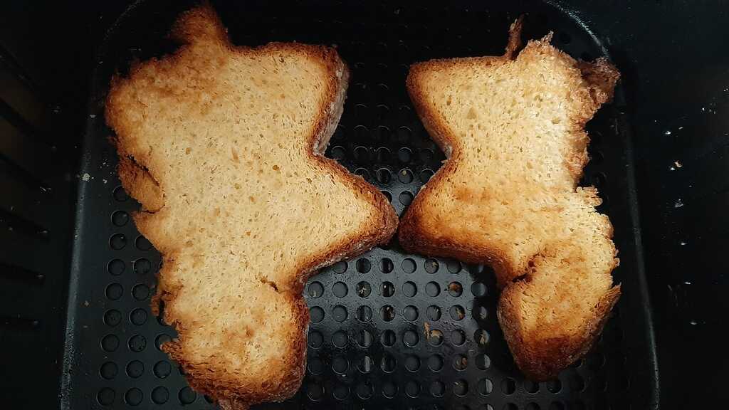 Geroosterde Pandoro met yoghurt en bosbessen