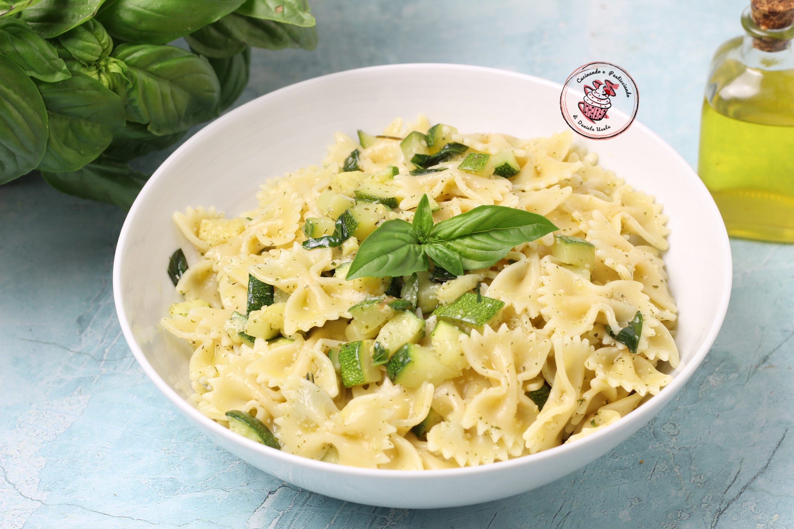 Pasta met courgettes en basilicum, fris en smaakvol
