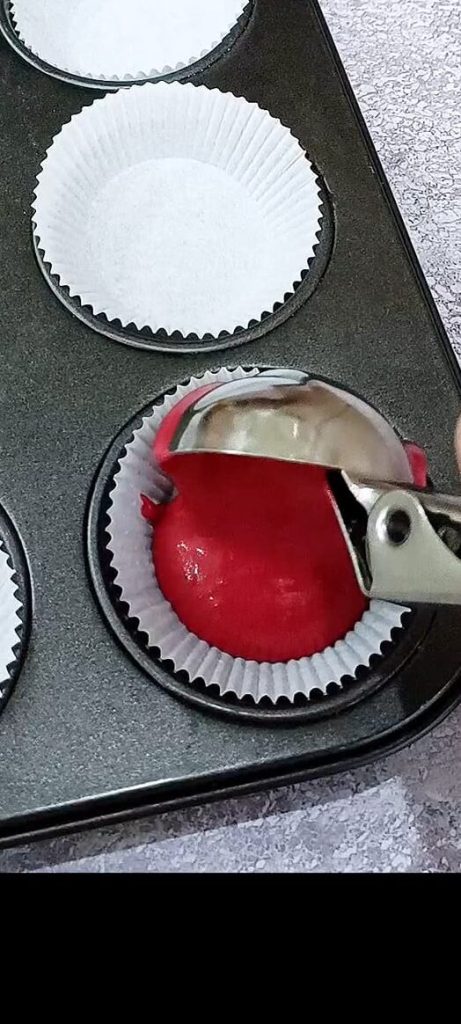 Gieten van het beslag in de vormpjes