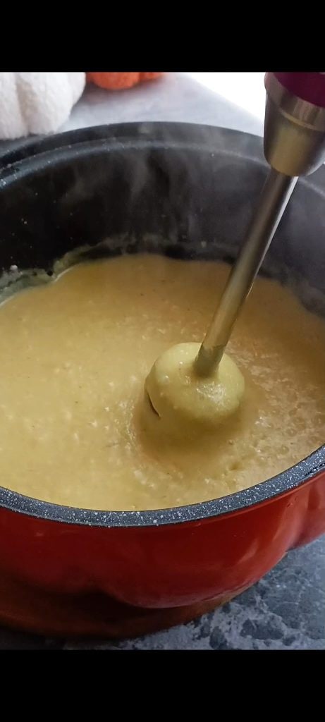 Pureer alle ingrediënten
