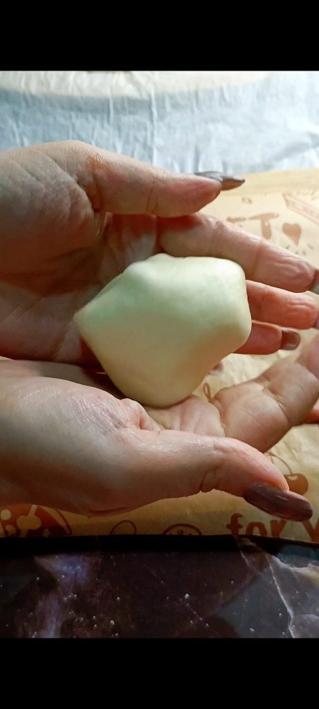 Pompoenpizzetjes, pizzetjes in de vorm van een pompoen