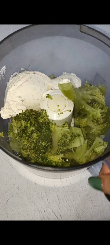 We maken de broccoli mousse of crème
