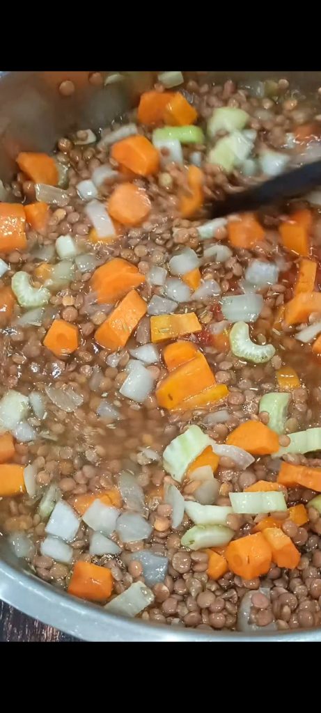 Polenta met cotechino en linzen