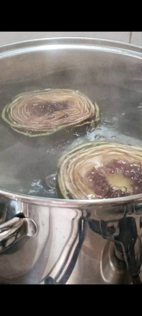 We koken ze in gezouten kokend water