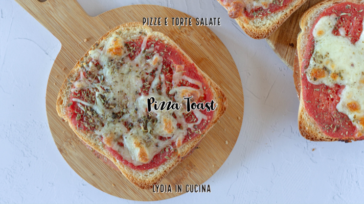 Pizza toast met ham en mozzarella