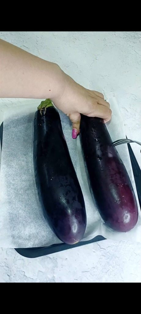 We koken de aubergines in een airfryer