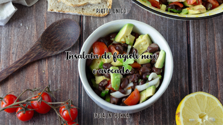 Zwarte bonen en avocado salade