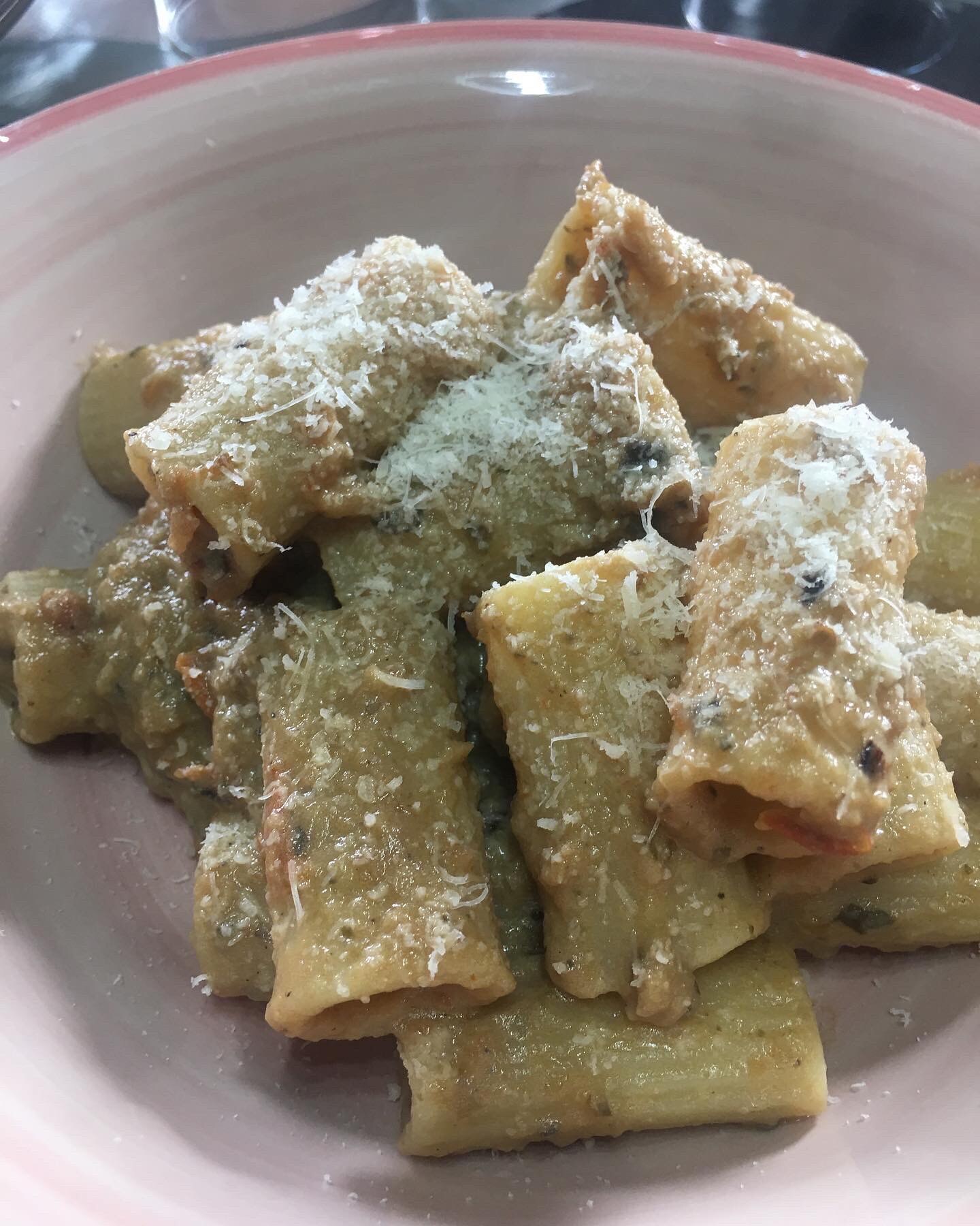 Rigatoni met aubergines en cherrytomaatjes