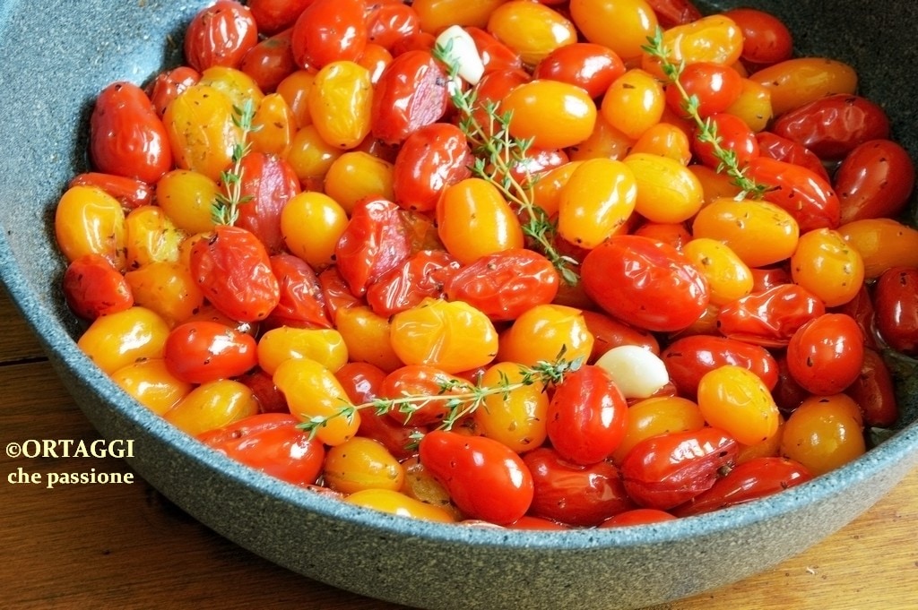 smakelijke tomaatjes in de pan