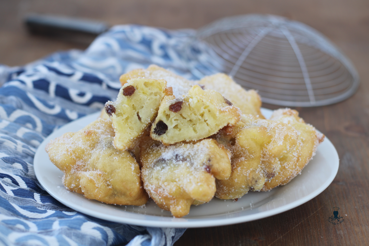 Appel- en rozijnenbeignets, recept met en zonder Bimby.