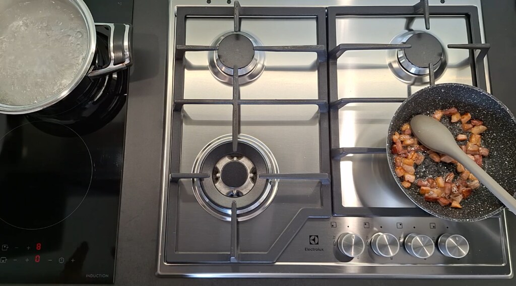 Bereid de guanciale knapperig voor