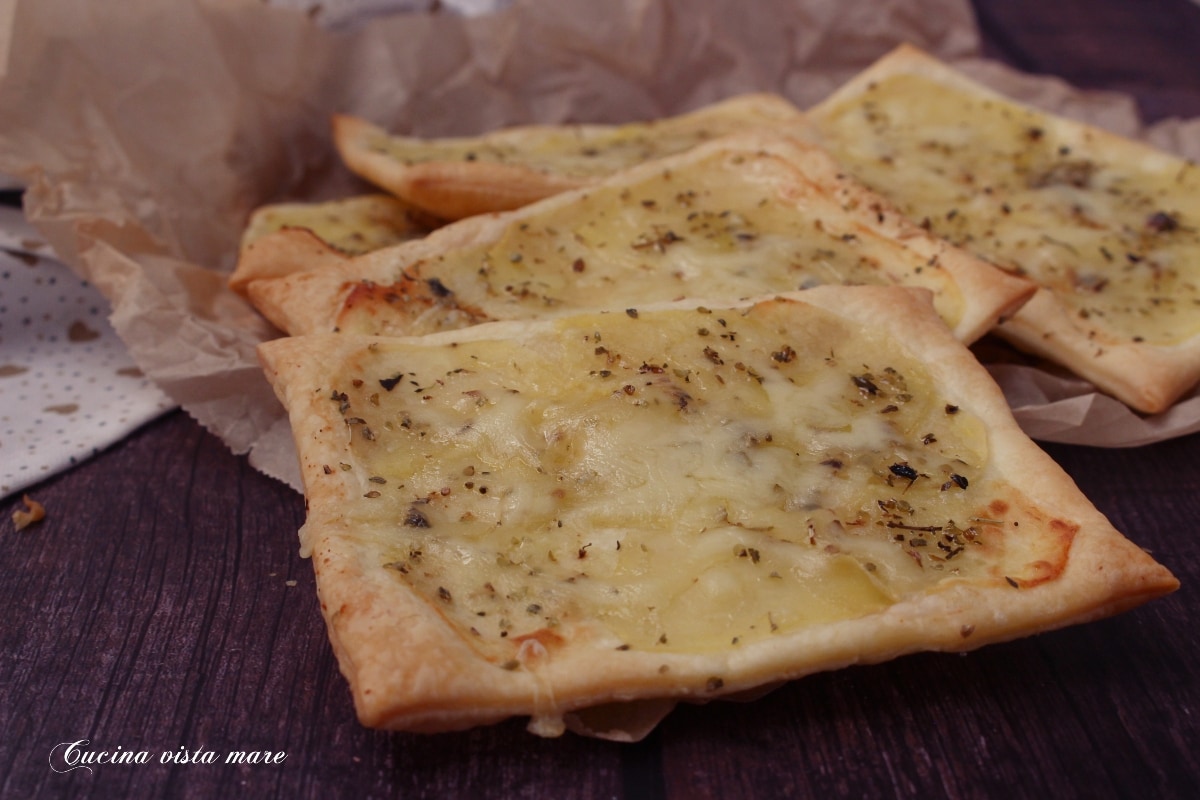 Bladerdeeg en aardappel flatbreads