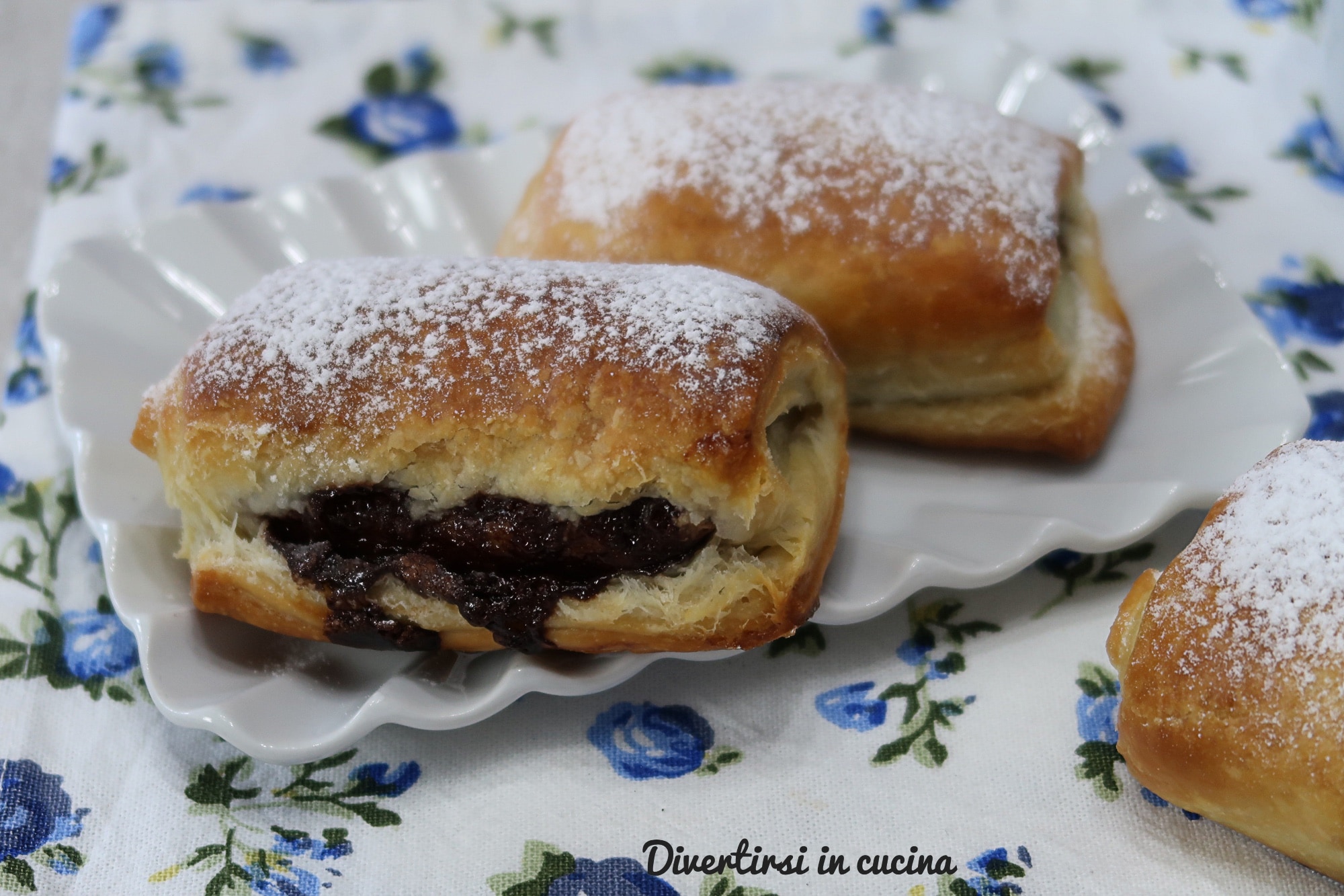 Bladerdeeghapjes met Nutella