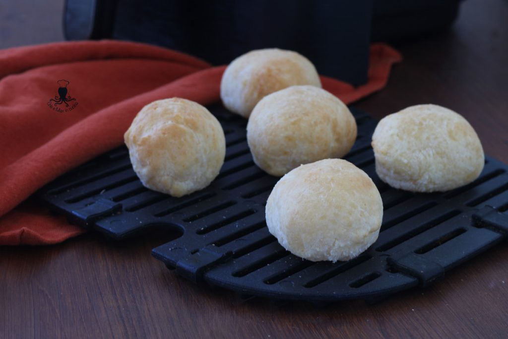 Braziliaanse kaasbroodjes in de luchtfriteuse1