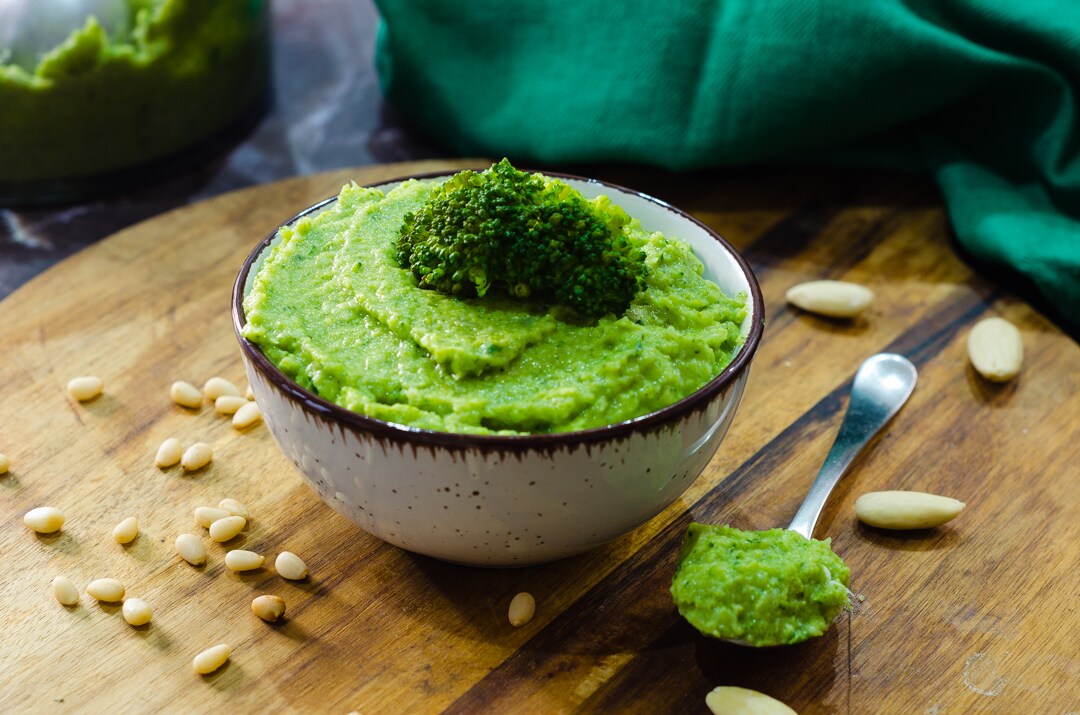 Broccoli pesto: smaakvol, romig, in een paar minuten te maken!