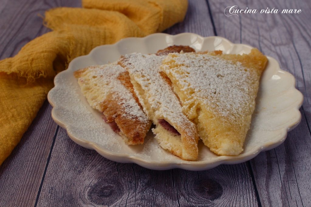 Brood en jam Cucina vista mare