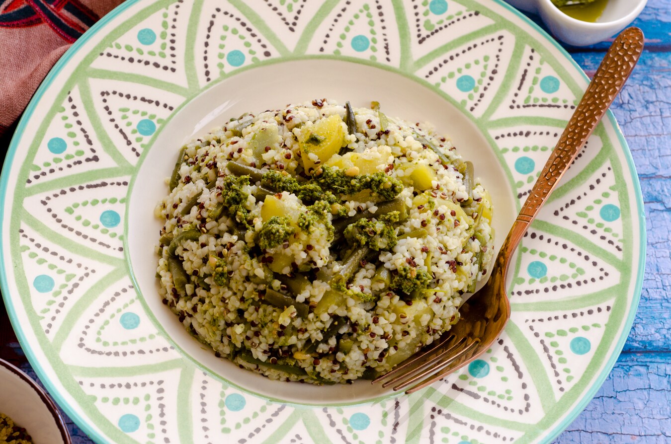 Quinoa met pesto, aardappelen en sperziebonen