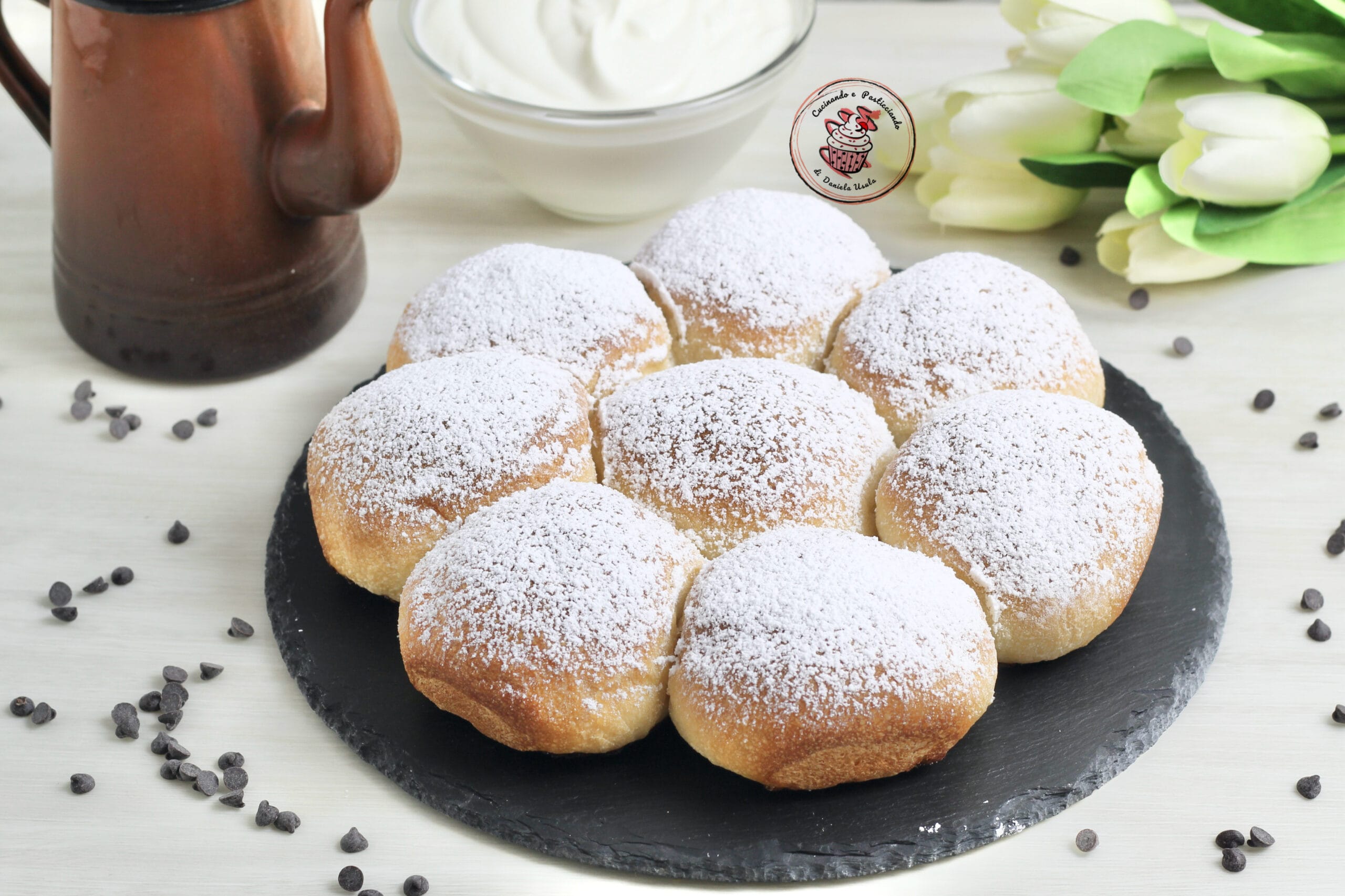 Danubio van briochebrood met yoghurt en chocoladedruppels