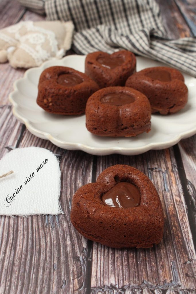 Cacaocakejes met hazelnoot Keuken met uitzicht op zee