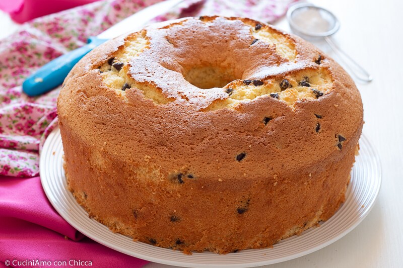 Chiffon cake met chocoladestukjes