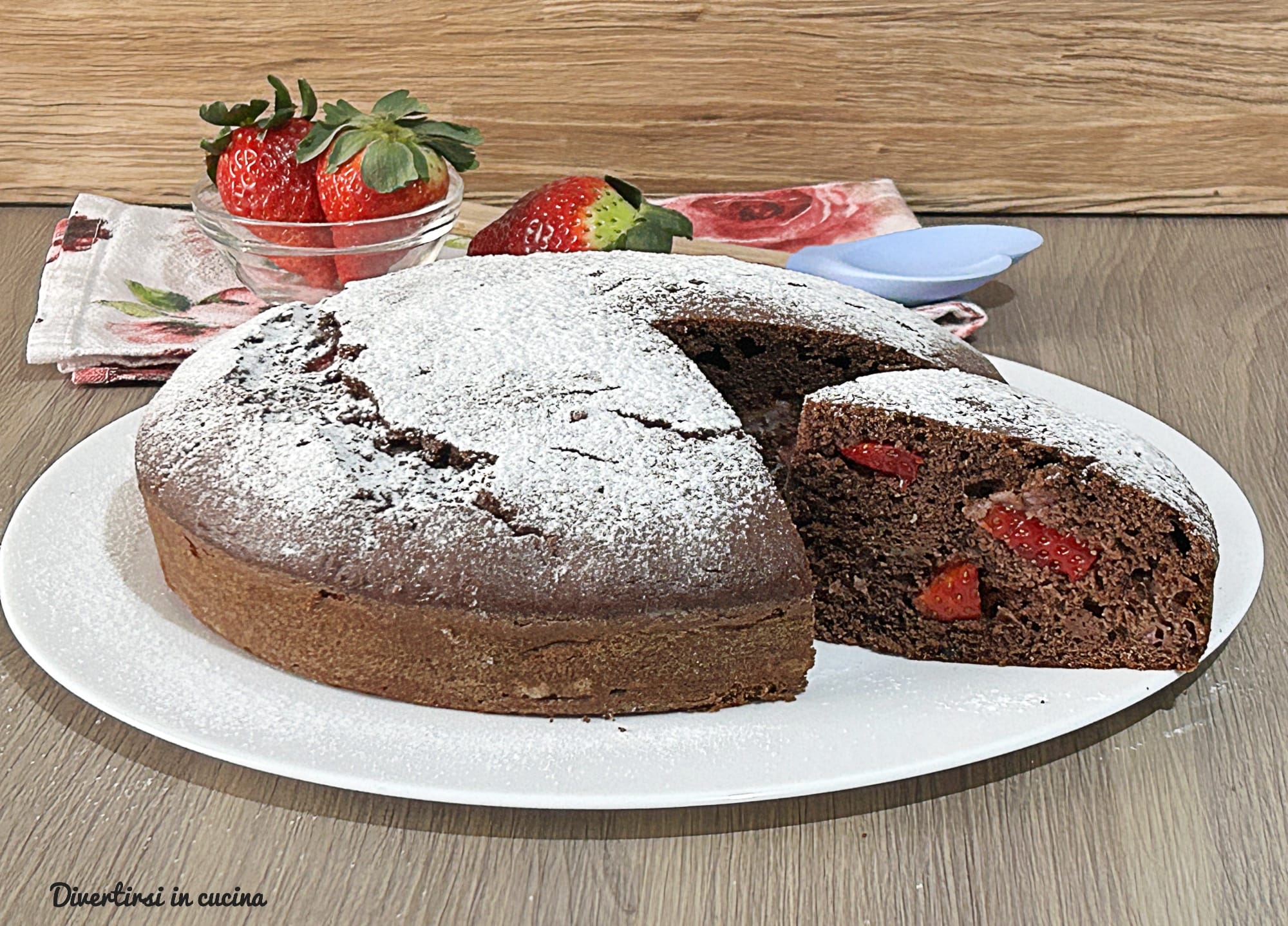 Chocolade- en aardbeientaart