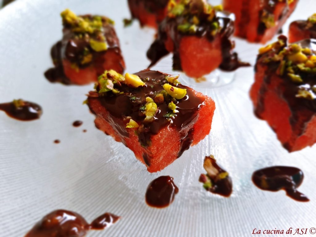 Bocconcini-di-cocomero-cioccolato-e-pistacchi