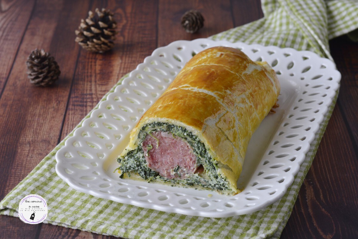 Cotechino in bladerdeeg met spinazie en ricotta