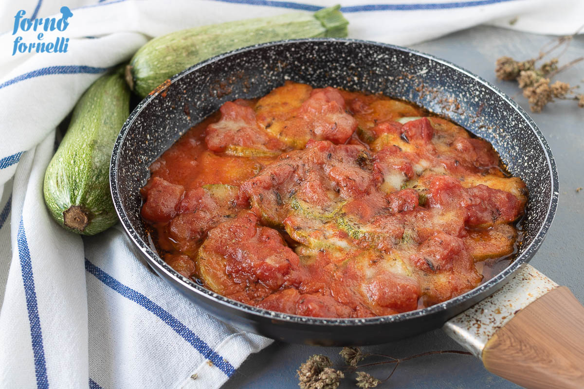 Courgettes alla pizzaiola in de pan