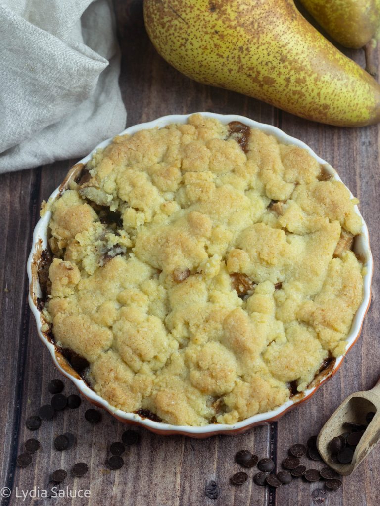 Peren- en chocoladekruimeltaart