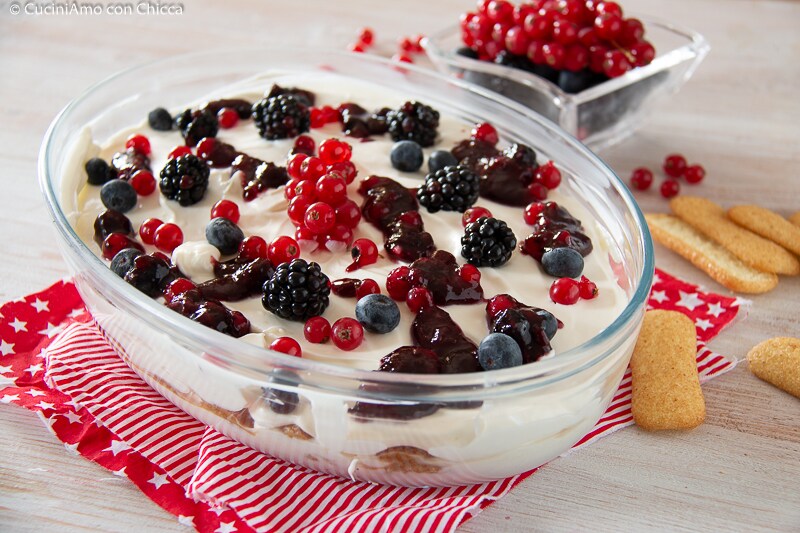 DESSERT MET MASCARPONE EN BOSVRUCHTEN voor de feesttafel