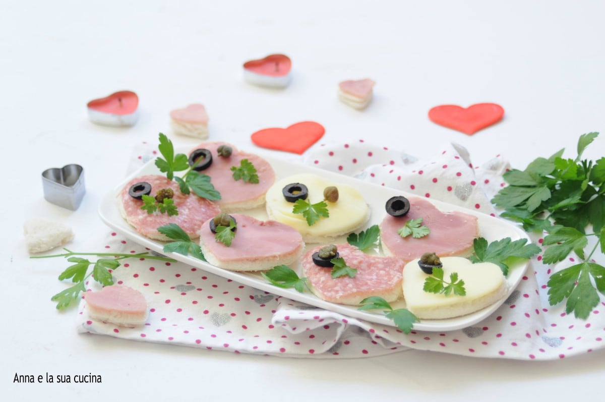 Harten van Canapés voor Valentijnsdag