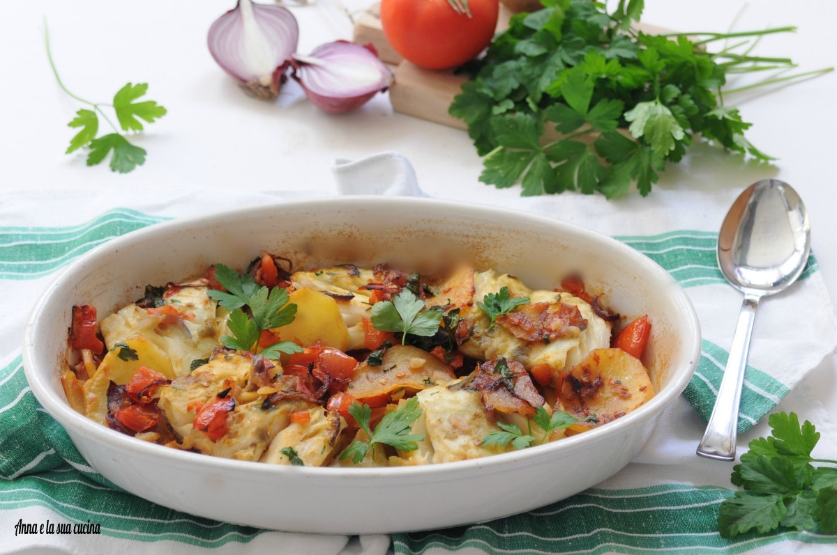 Bacalao uit de oven met aardappelen en tomaat