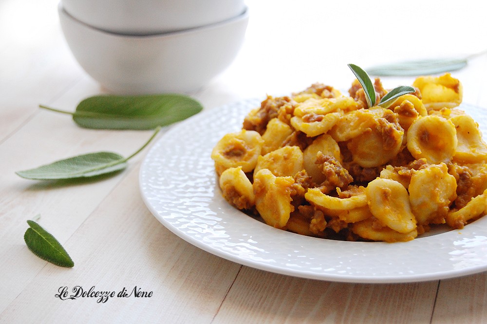 ORECCHIETTE MET POMPOEN EN WORST