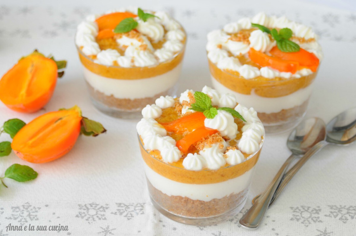 Cheesecake in glas van kaki