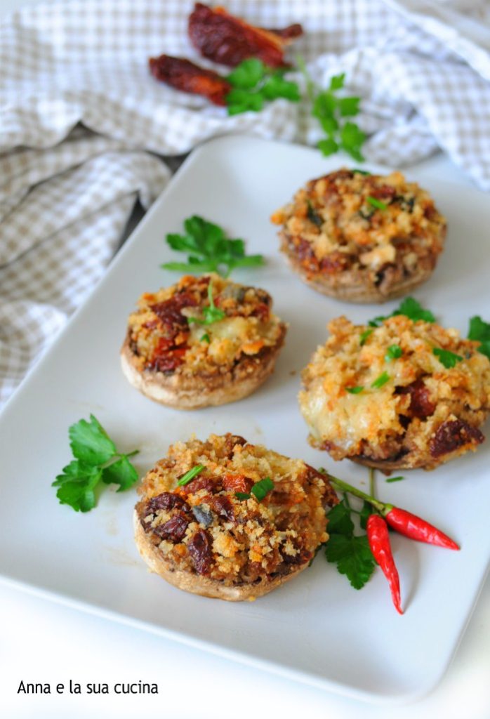Gevulde champignons met zongedroogde tomaten