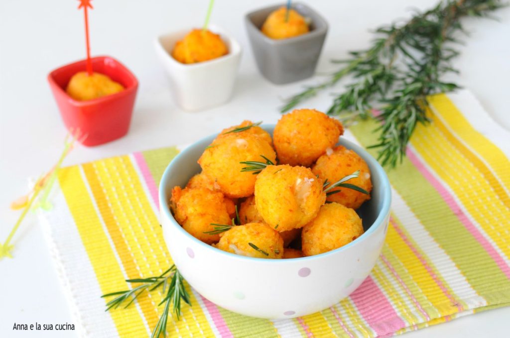 Hartige beignets met pompoen en brie