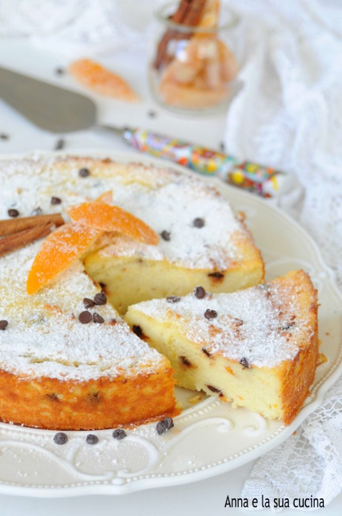 Migliaccio met sinaasappel en chocoladedruppels