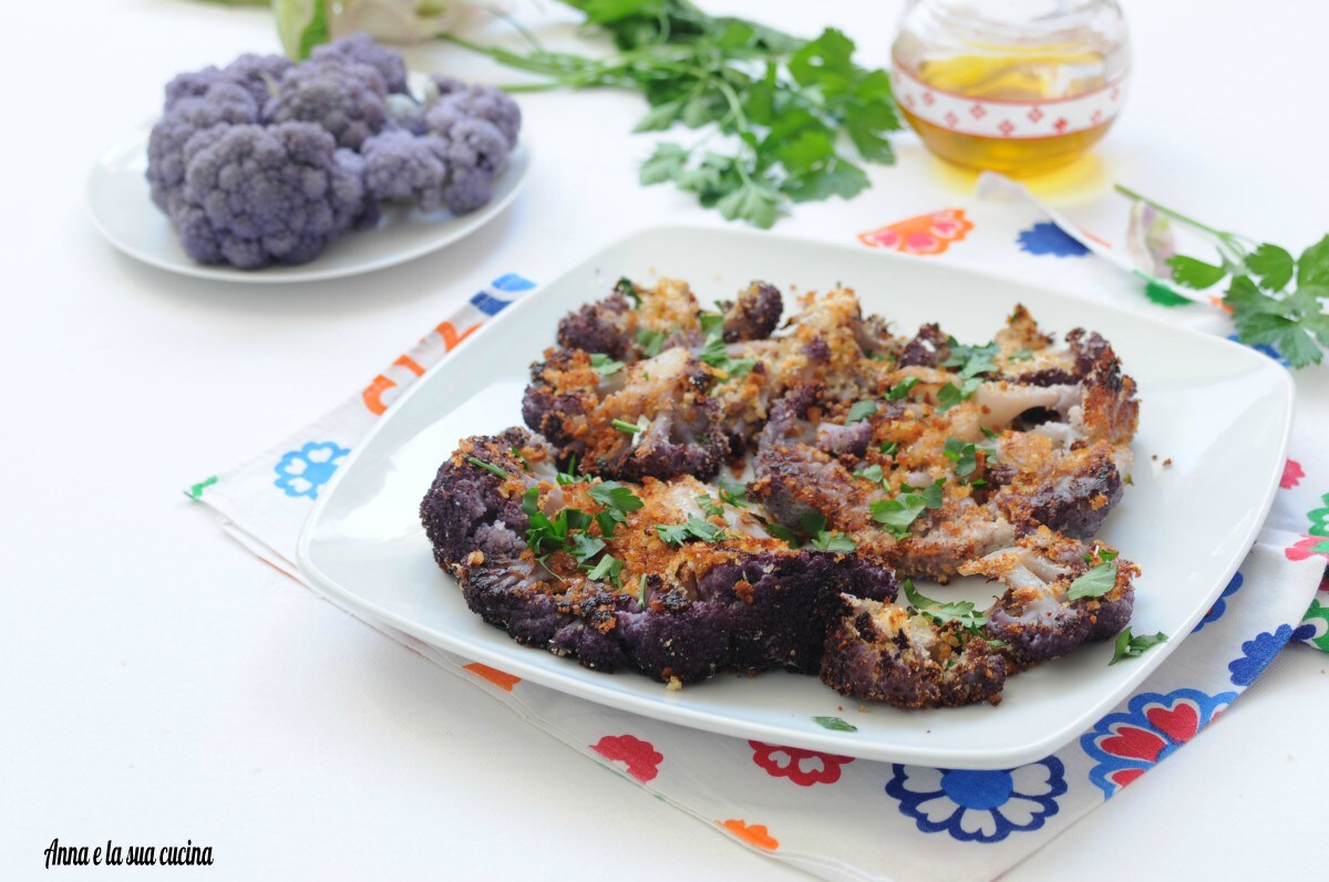 Geroosterde paarse bloemkool gratin