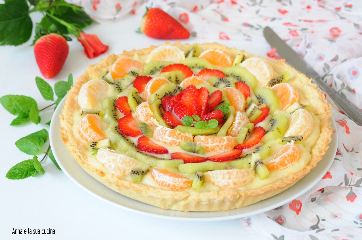 Taart met citroencrème en fruit