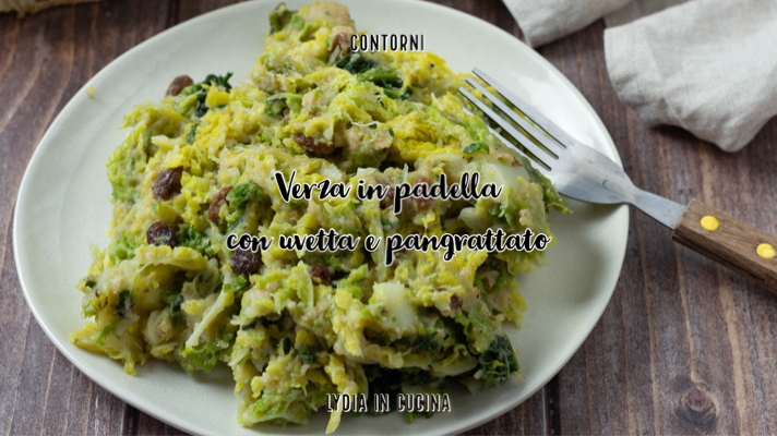 Gesmoorde savooiekool met rozijnen en paneermeel