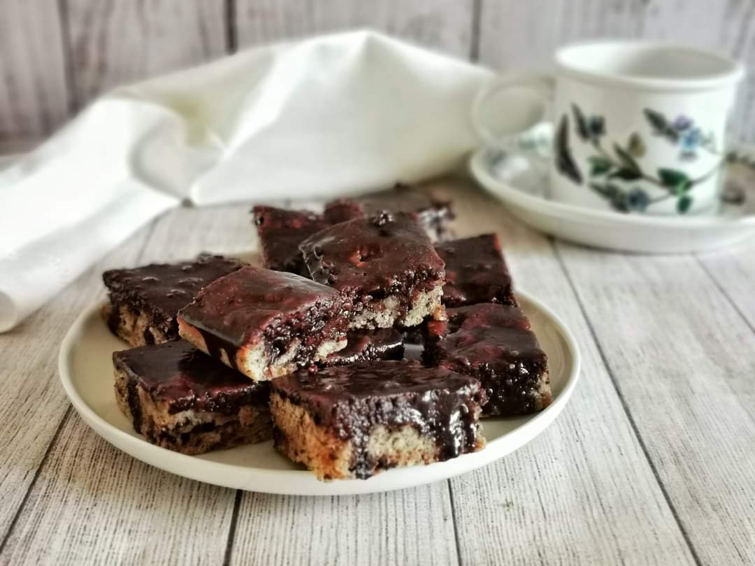 CACAO GEGLAZUURDE GEBACKEN