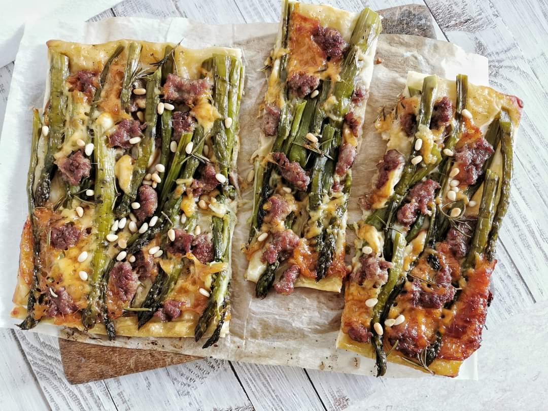 ASPERGE, WORST EN PIJNBOOMPITTEN TARTE TATIN