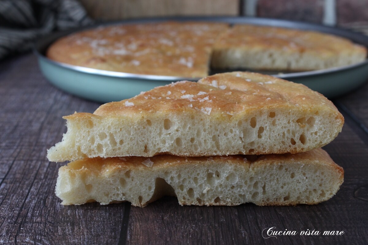Focaccia in de bakplaat